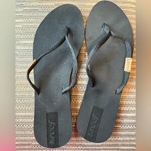 Reef Black Suede-Tag Flip Flops women’s 7 NWOT